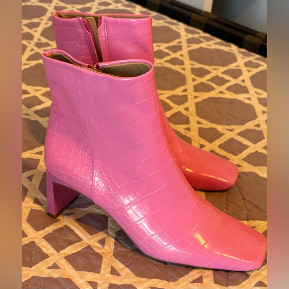 Circus by Sam Edelman Pink Ankle Booties with Bold Color-Blocking